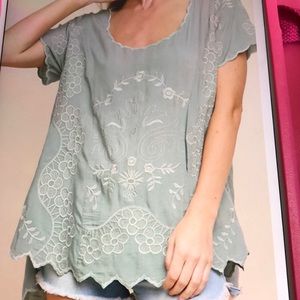 UMGEE Floral Embroidered Top